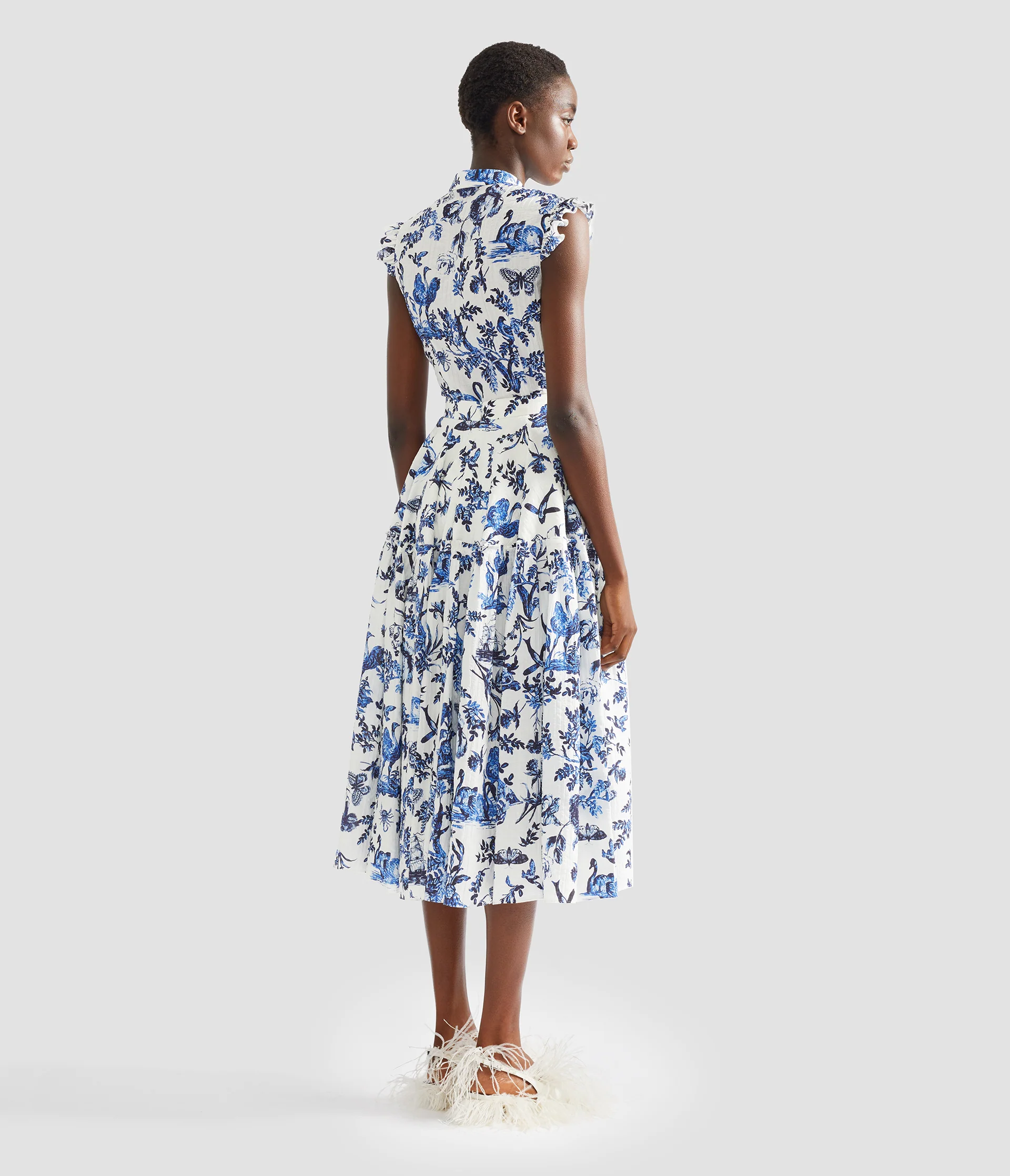 Crinkled Jacquard Sleeveless Shirt - Image 3
